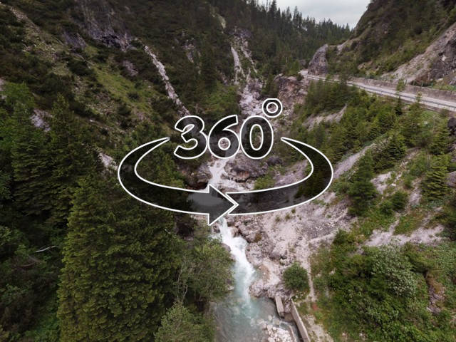 www.comelicotrekking.com